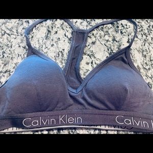 Calvin Klein Wireless Sportsbra
